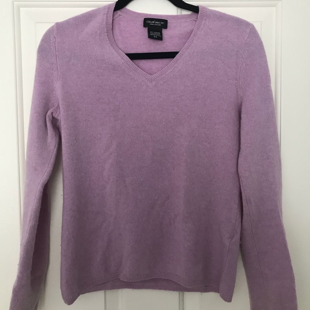 Lord and Taylor cashmere v neck sweater